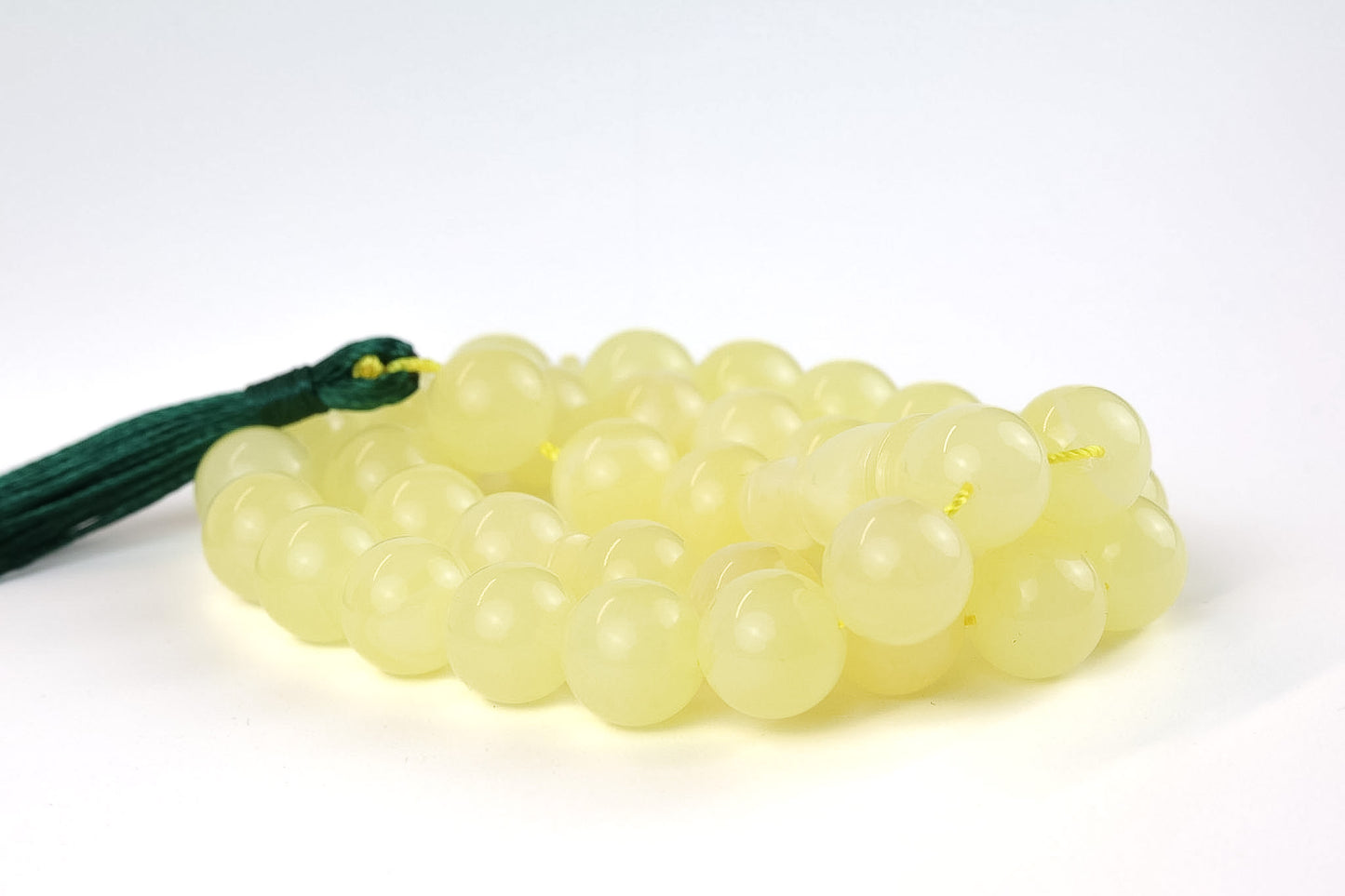 Naturhellgelber baltischer Bernstein-Rosenkranz (25,10g) | Zertifizierter Mesbah mit kleinen Mängeln (3 Perlen mit Mängeln)