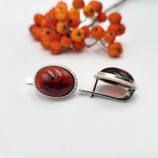 Vintage Amber Silver Earrings in Light Silver