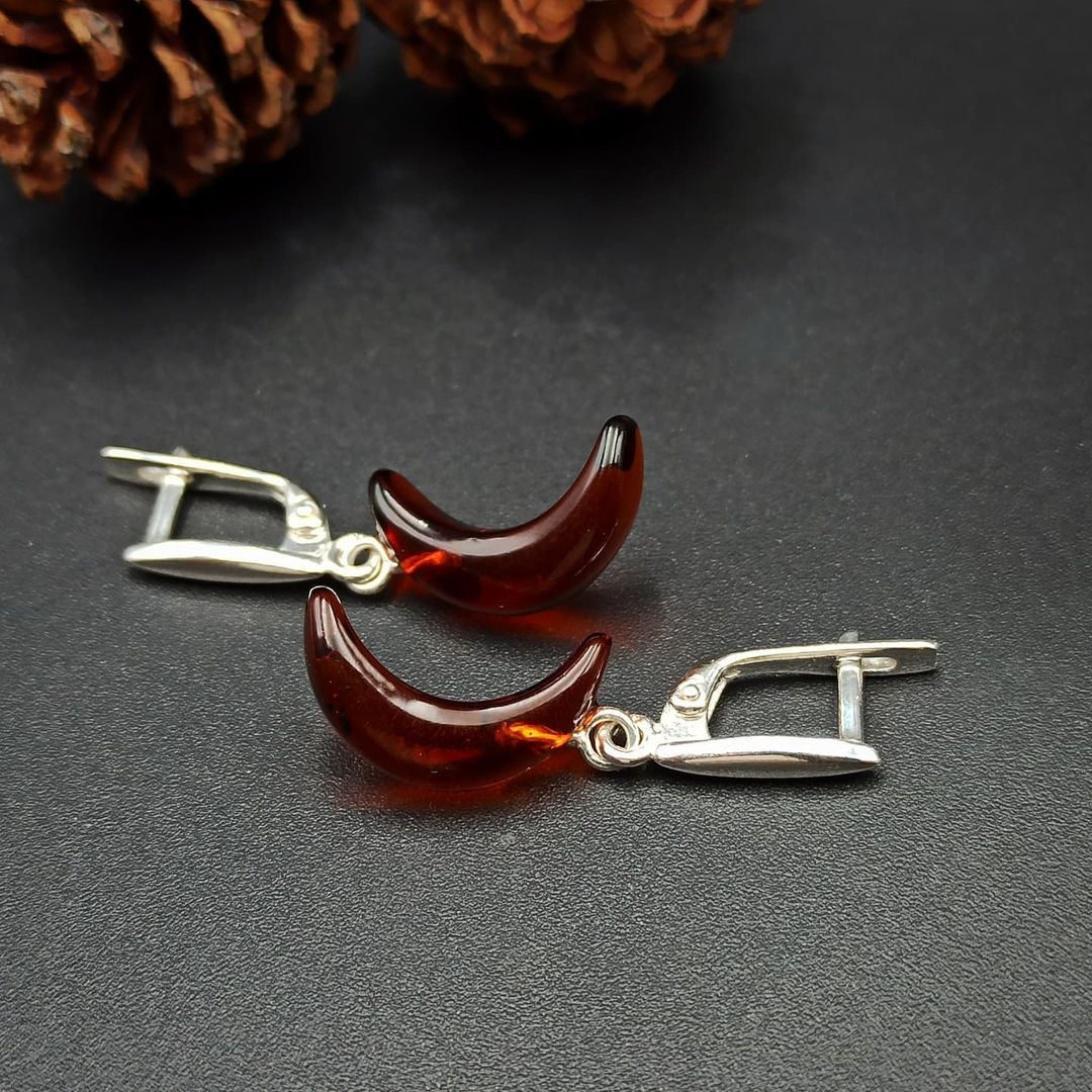 Cherry Red Baltic Amber Crescent Moon Earrings – Sterling Silver | Tetibel