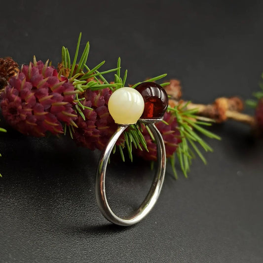 Amber Yin Yang Ring - Milk Amber & Cherry Amber | Tetibel