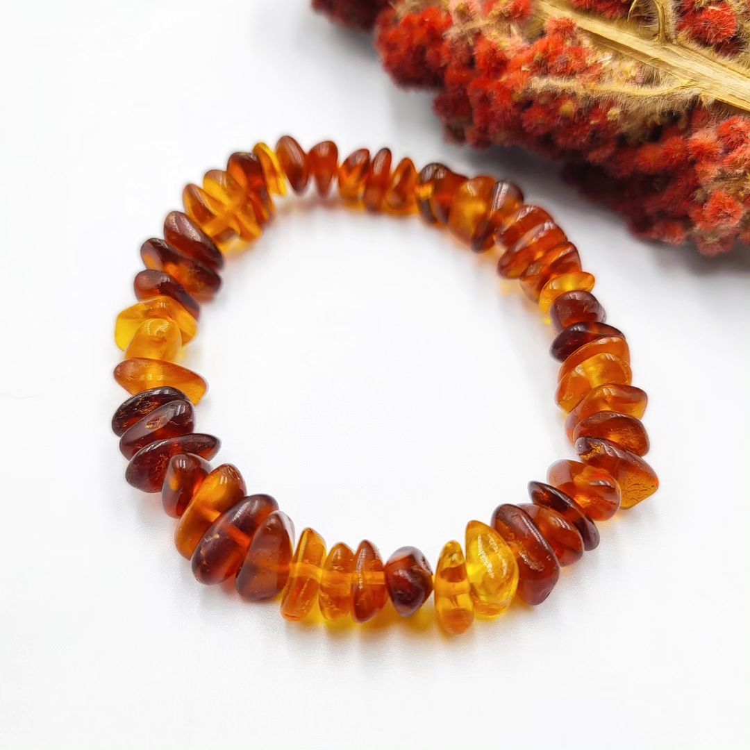 Natural Baltic amber chips bracelet in cognac and honey tones