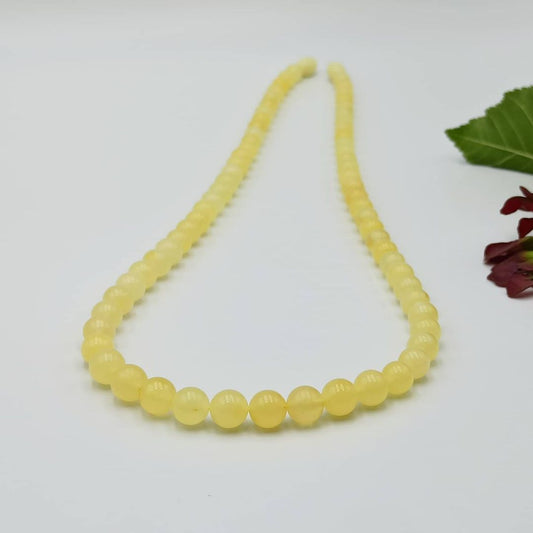 Graduiertes Bernstein-Collier in heller Butterscotch-Farbung. Echter Bernsteinschmuck für Damen.