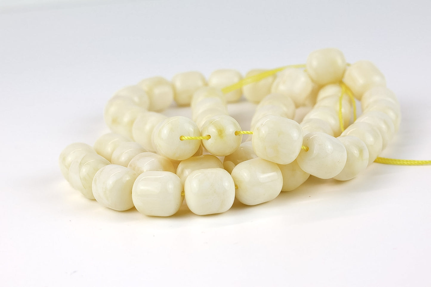 Rosenkranz aus hochwertigem, gepresstem weißen und gelben baltischen Bernstein – 12x10mm (46,25g)