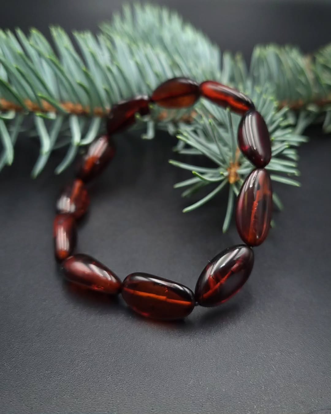 Bernsteinarmband mit unregelmäßigen Perlen