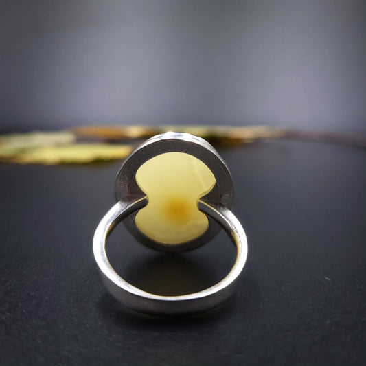 Ovaler Bernstein Statement Ring in Sterlingsilber