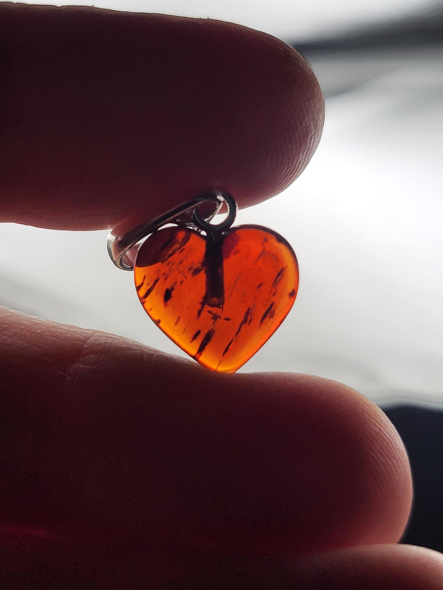 Cognac Bernstein Herz Anhänger aus Silber – Naturbernstein